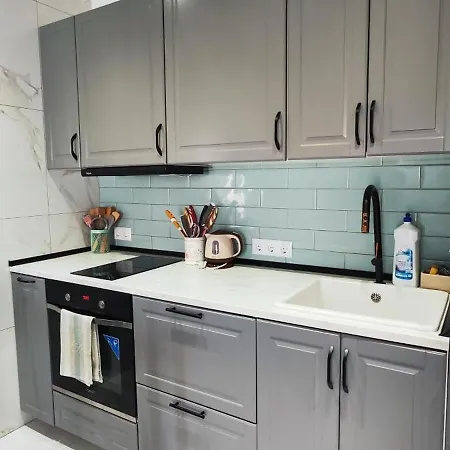 Modern And Comfortable Apartment *