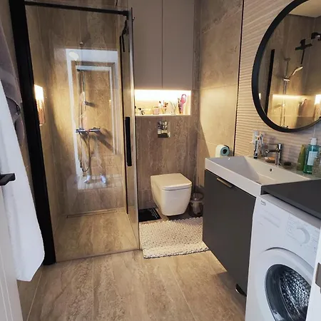 Modern And Comfortable Apartment